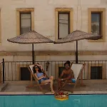 Cave Rooms&pool ギョレメ