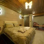 Cave Rooms&pool 2* ギョレメ