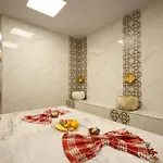 ホテル Cave Rooms&pool