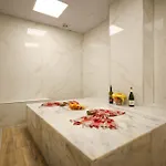 Cave Rooms&pool ホテル 2*