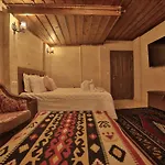 Cave Rooms&pool ホテル ギョレメ