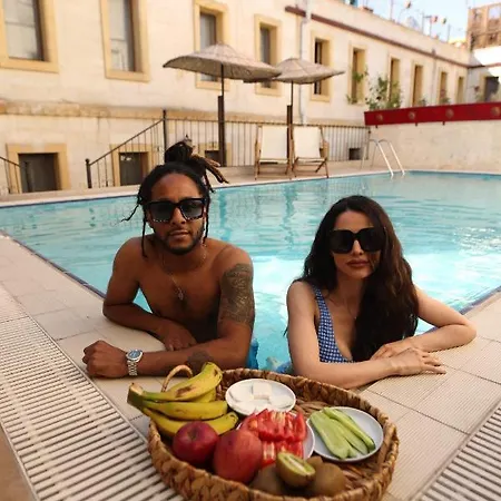 ホテル Cave Rooms&pool ギョレメ