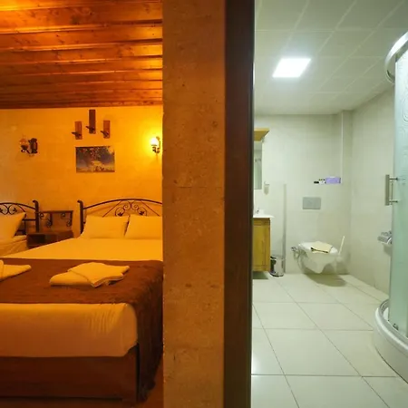 Cave Rooms&pool ホテル