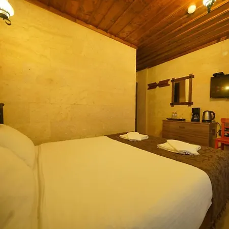 Cave Rooms&pool ホテル 2*