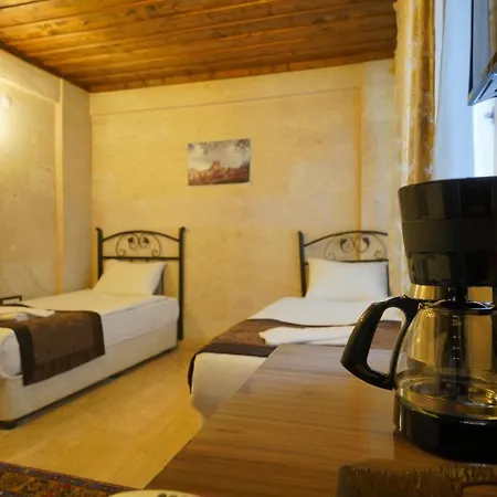 Готель Cave Rooms&pool