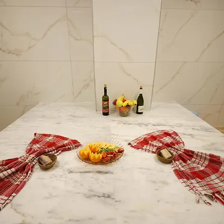 ホテル Cave Rooms&pool 2*