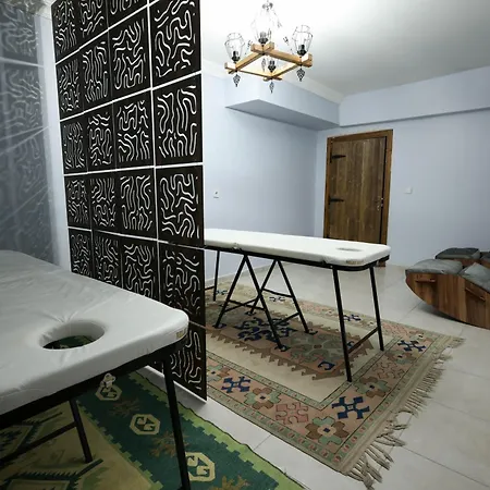 ホテル Cave Rooms&pool ギョレメ