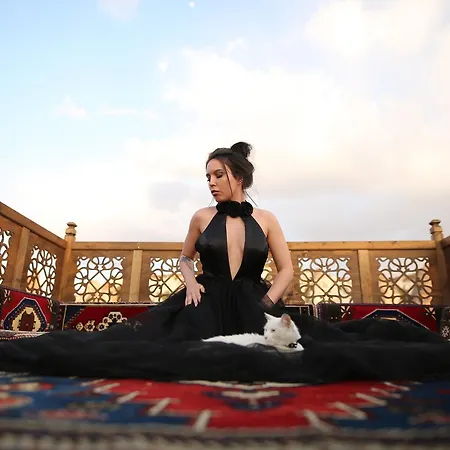 ホテル Cave Rooms&pool ギョレメ