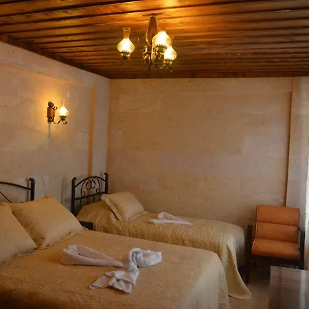 Cave Rooms&pool Готель