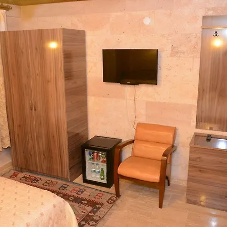 ホテル Cave Rooms&pool