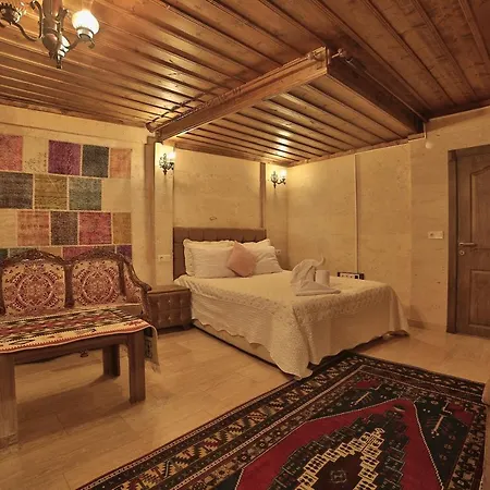 Cave Rooms&pool Готель Гьореме