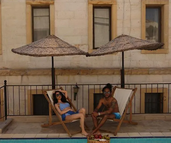 Cave Rooms&pool Goreme