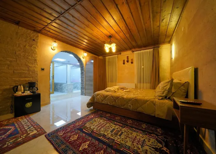 Cave Rooms&pool Goreme