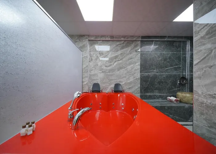 Hotel Cave Rooms&pool 2*