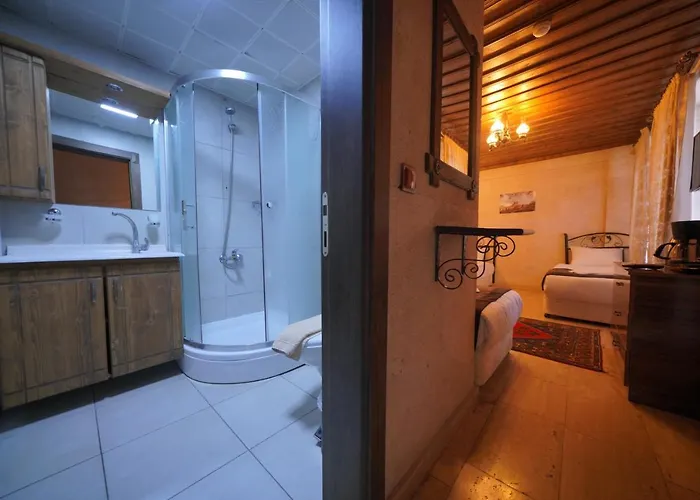 Cave Rooms&pool Hotel 2*