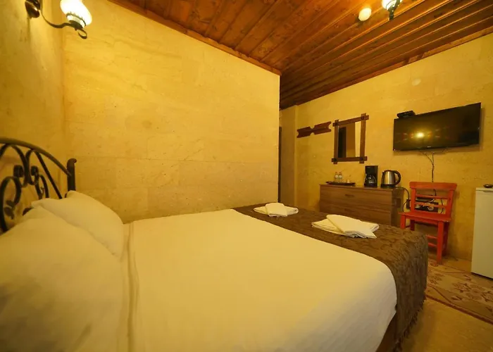 Cave Rooms&pool Hotel 2*