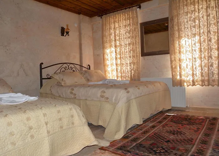 Cave Rooms&pool Hotel 2*